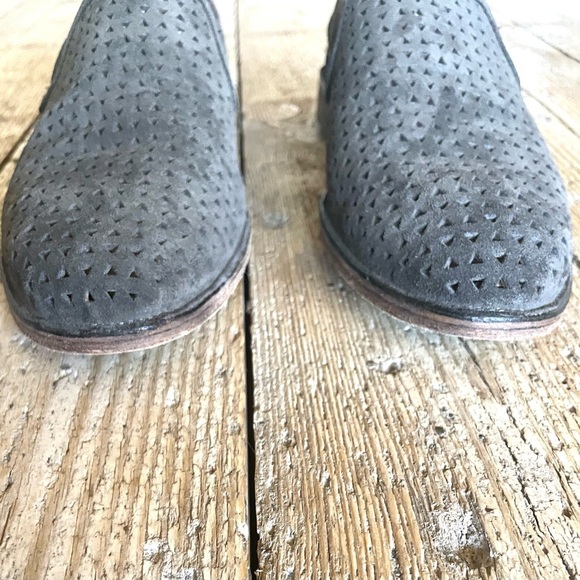 Trask Ali Taupe Suede Perforated Loafers 8.5 NWOT Quiet Luxury Neutral Flat - Picture 2 of 10